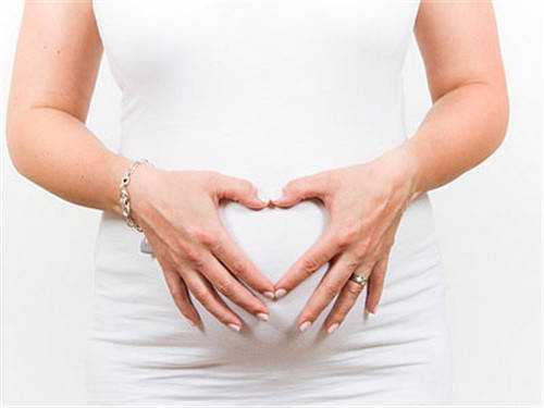 <b>女性卵巢囊肿：揭秘其成因与日常保健</b>